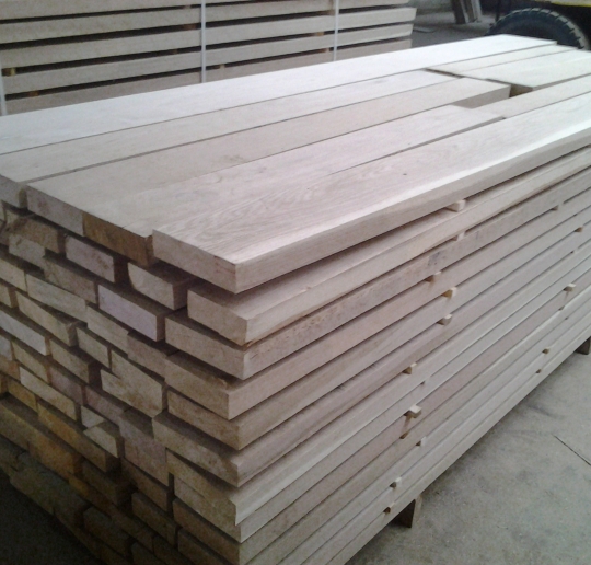 Доска обрезная из массива дуба