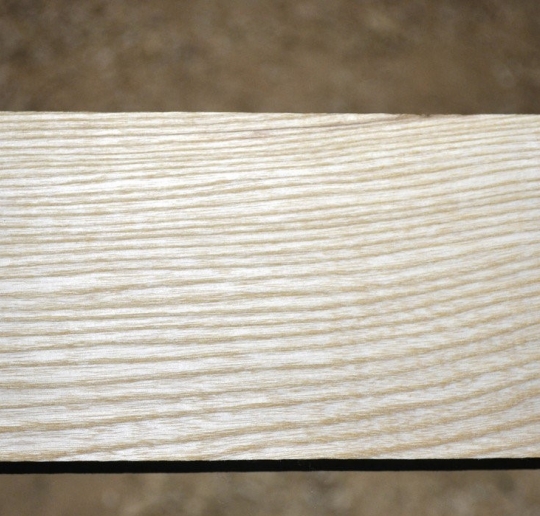 Доска обрезная из массива ясеня