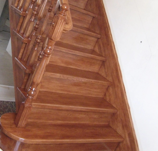 Ступени для лестниц из дуба