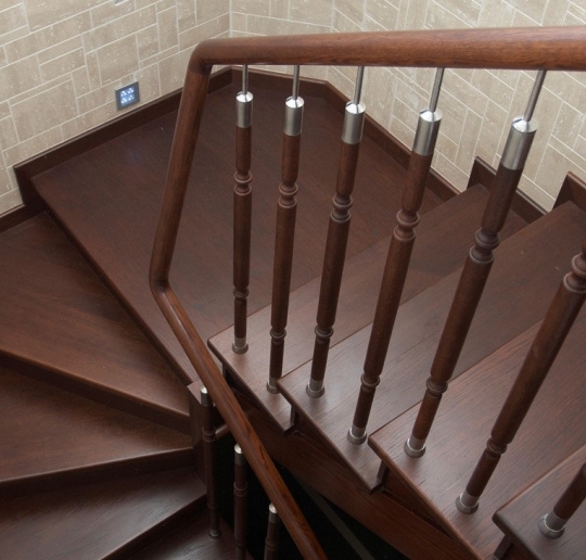 Ступени для лестниц из дуба