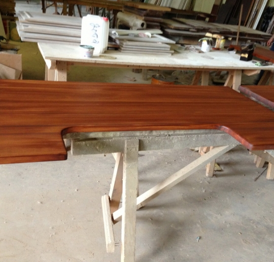 Столешница из лиственницы. Купите деревянную столешницу из лиственницы по низкой цене в Лосино-Петровском от производителя с доставкой по РФ