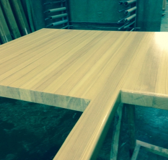 Столешница из лиственницы. Купите деревянную столешницу из лиственницы по низкой цене в Лосино-Петровском от производителя с доставкой по РФ